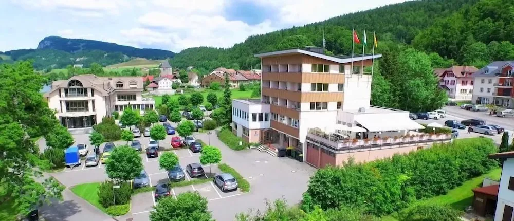 INTER-HOTEL Le Pont Sud Hostellerie la Baie du Lac