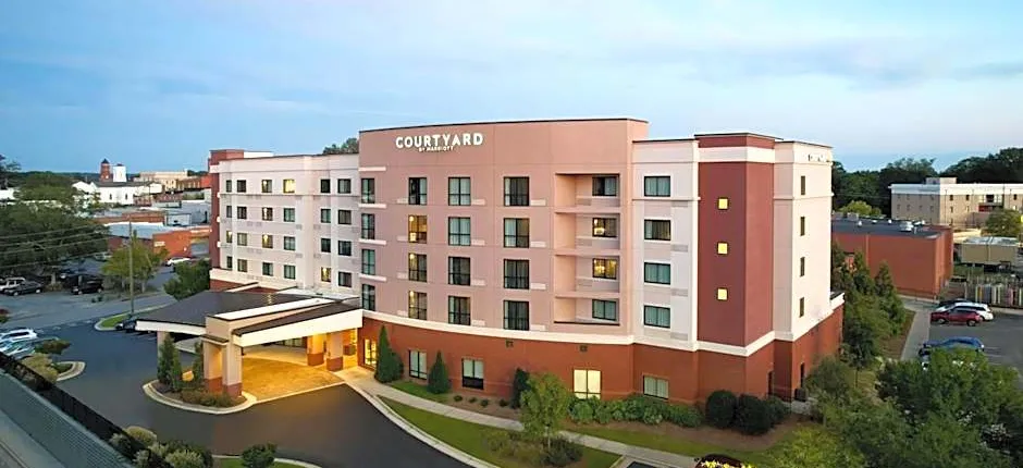 Courtyard by Marriott Carrollton
