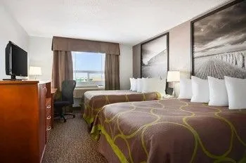 Super 8 Regina
