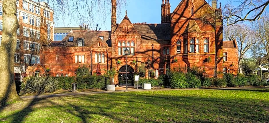 St Paul's Hotel