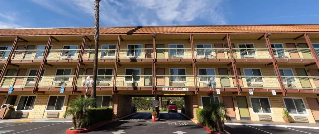 Super 8 by Wyndham Anaheim/Disneyland Drive