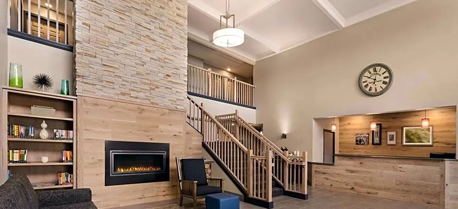 Country Inn & Suites by Radisson, Detroit Lakes, MN