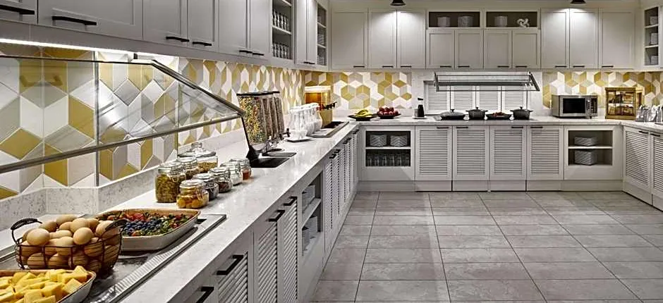 Hyatt Place Wilmington Riverfront