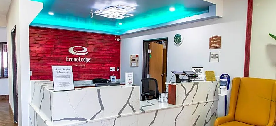 Econo Lodge Fargo - West Acres