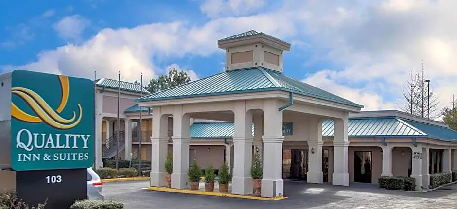 Quality Inn & Suites Clinton - Jackson West