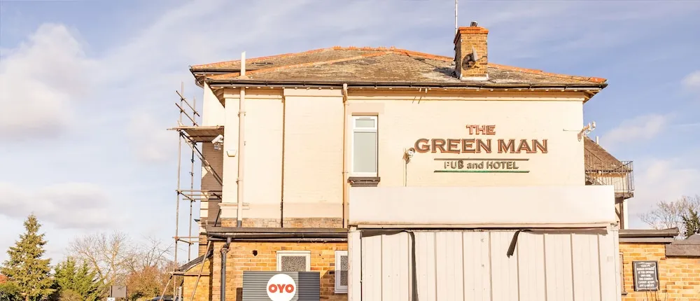 OYO The Green Man Pub and Hotel