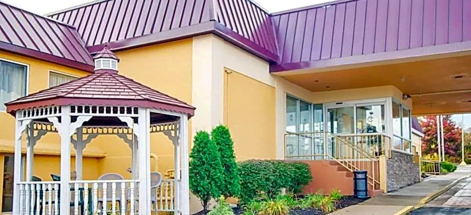 Quality Inn & Suites Syracuse Fairgrounds