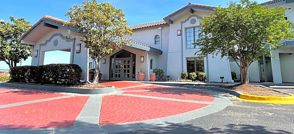 Travelodge by Wyndham Tuscaloosa