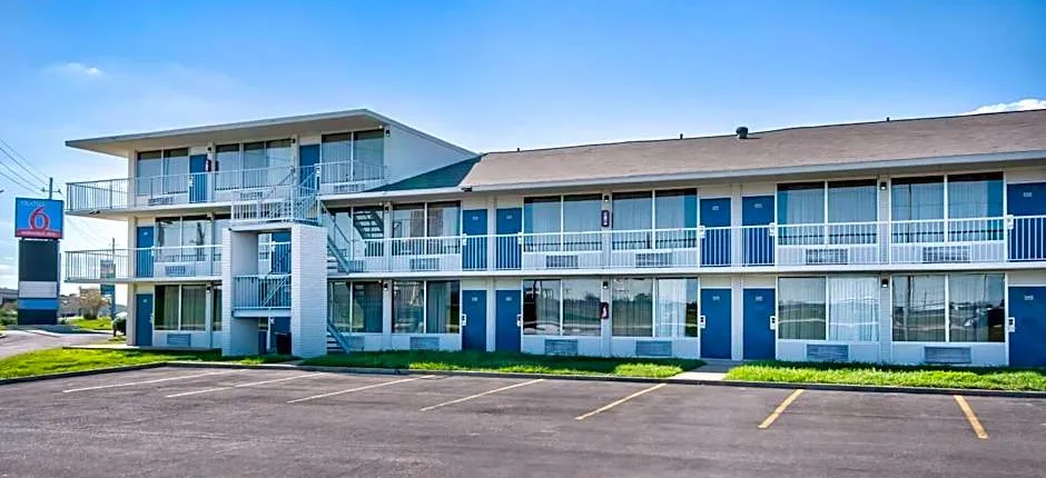 Studio 6 Rosenberg TX