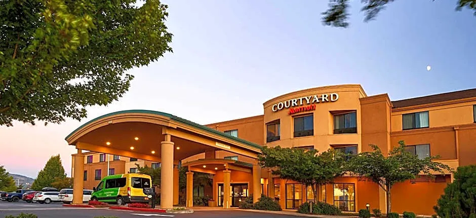Courtyard by Marriott Medford Airport