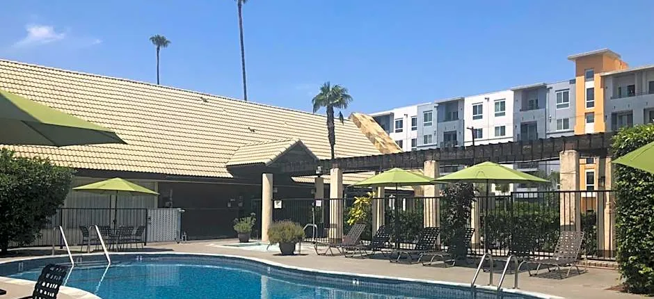 Mikado Hotel
