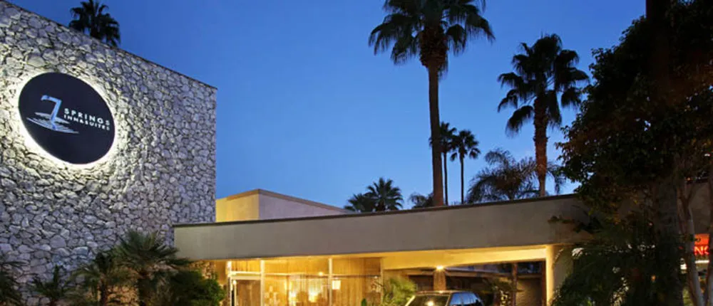 7 Springs Inn & Suites