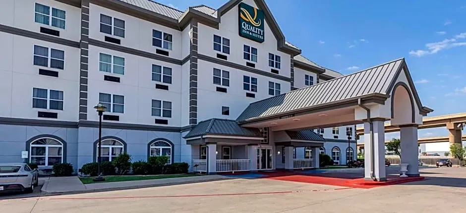 Quality Inn & Suites I-35 E/Walnut Hill