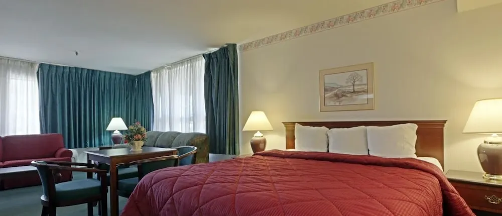Days Inn by Wyndham Gilroy