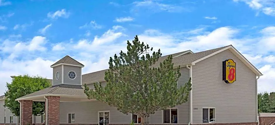 Super 8 by Wyndham Windsor