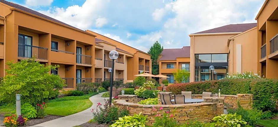 Courtyard by Marriott Chicago Deerfield