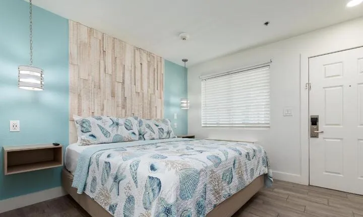 Bluffs Landing Marina & Lodge