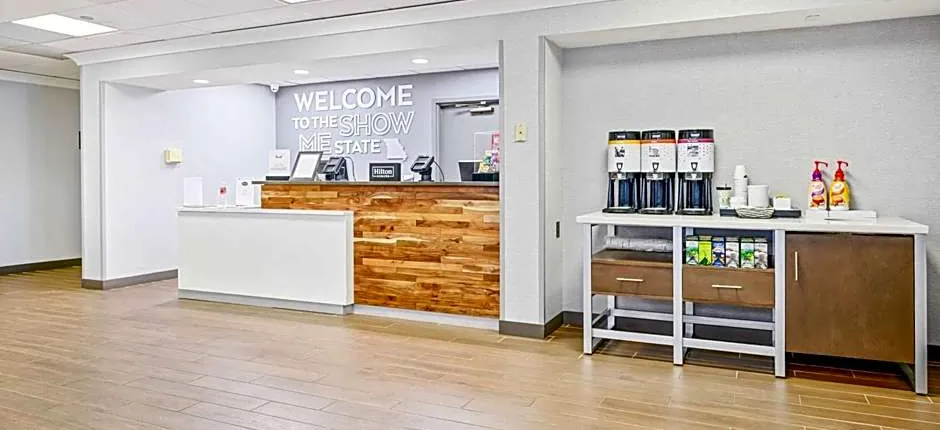 Hampton Inn By Hilton St. Louis/Westport