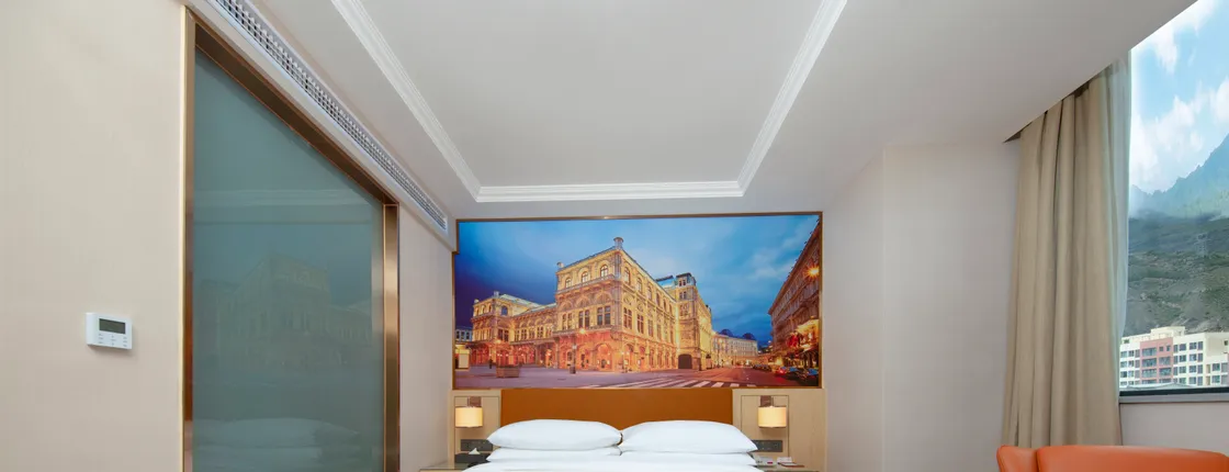 Vienna Hotel (Jiuzhaigou Xiangyunli)