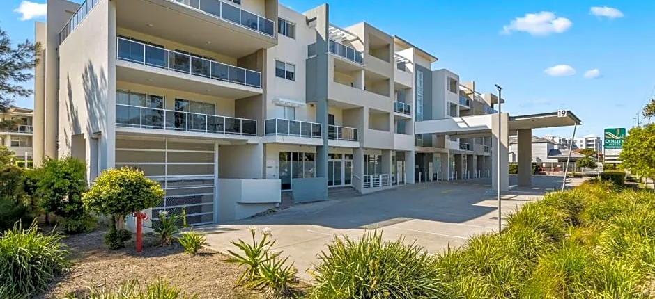 Quality Suites Pioneer Sands