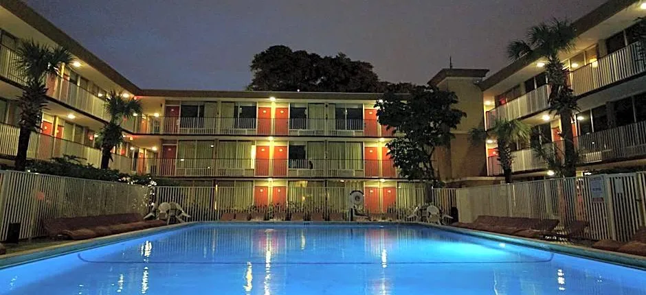 Red Carpet Inn Airport / Cruise Port Fort Lauderdale