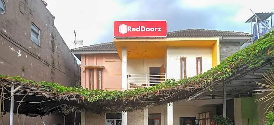RedDoorz Syariah near Pakuwon Mall Jogja