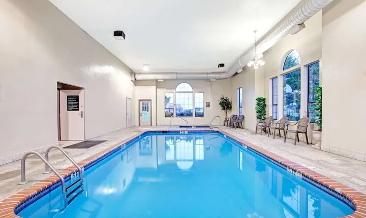 Super 8 by Wyndham Olive Branch