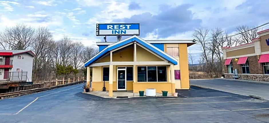 Utica Rest Inn