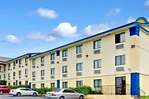 Days Inn Austin Crossroads