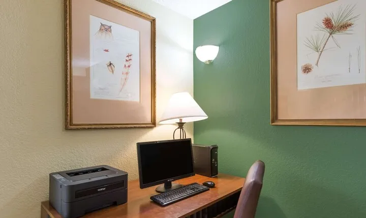 Super 8 by Wyndham Canon City