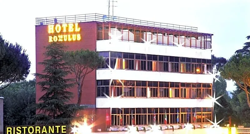 Romulus Hotel