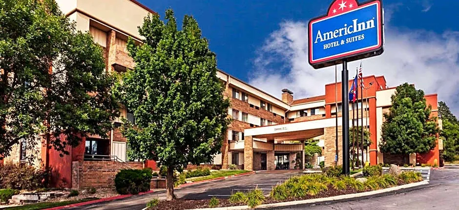 AmericInn by Wyndham Omaha
