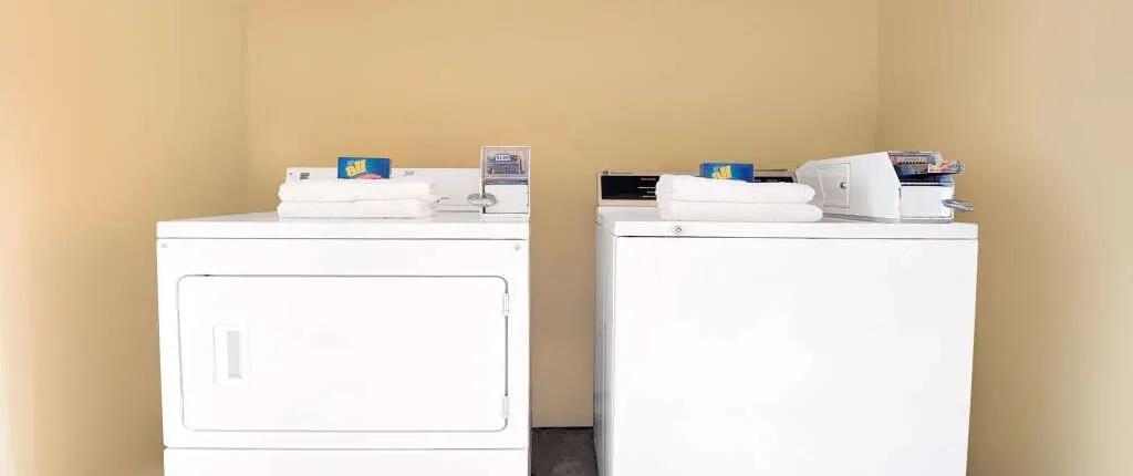 Super 8 by Wyndham Dallas South