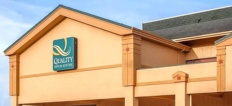 Quality Inn & Suites At Coos Bay