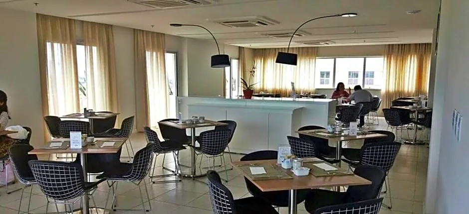 Promenade Fusion Itaguai Hotel
