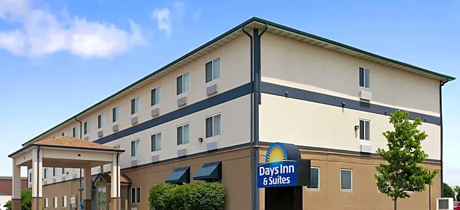 Days Inn & Suites by Wyndham Romeoville