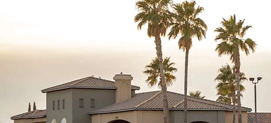 Best Western Plus A Wayfarer's Inn & Suites
