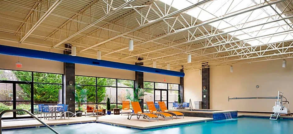 Holiday Inn and Suites Charleston West By IHG