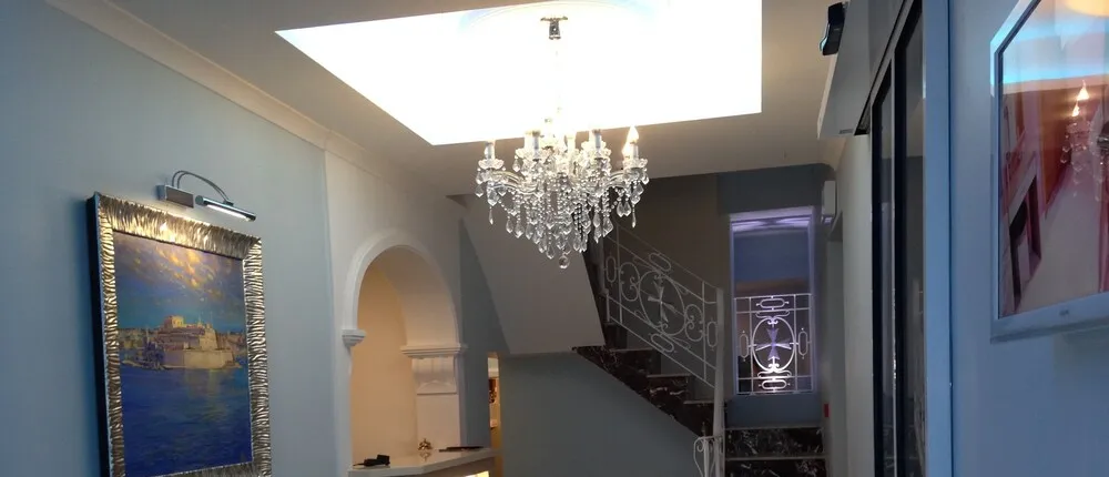 Grand Harbour Hotel