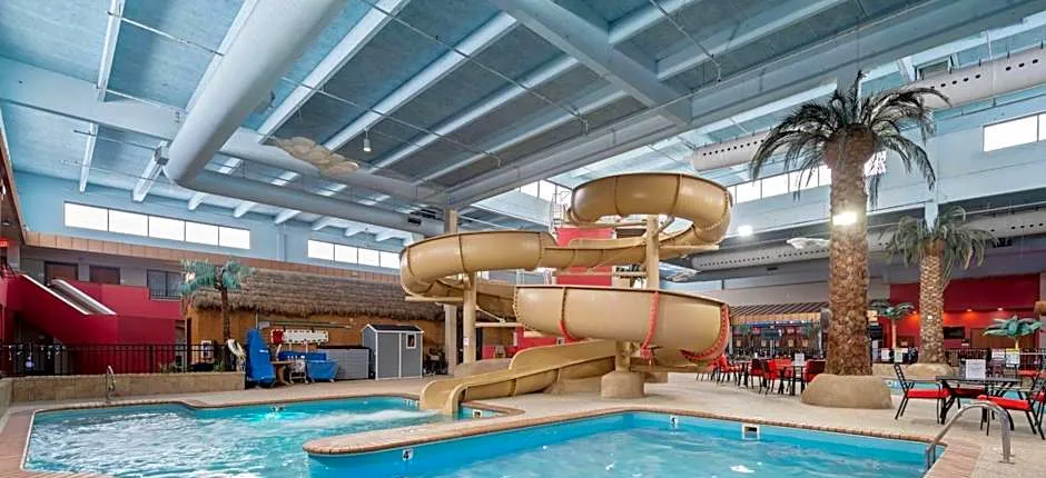 Ramada by Wyndham Sioux Falls Airport - Waterpark & Event Center