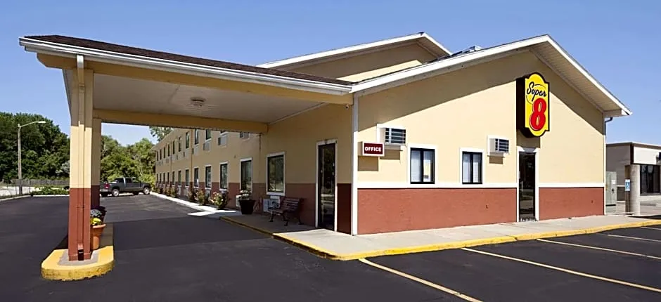 Super 8 by Wyndham Fremont NE