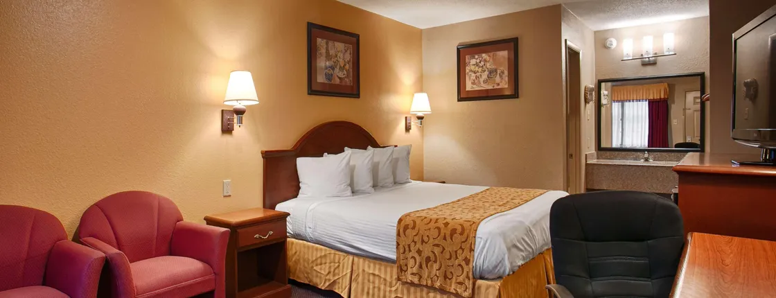 Best Western Delhi Inn