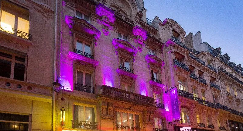 Daunou Opera