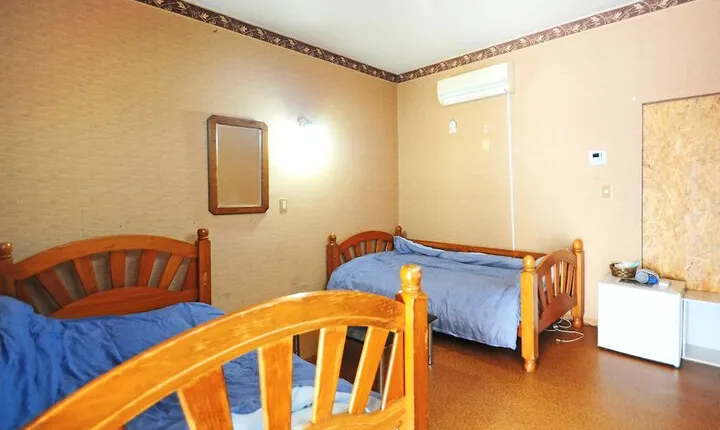 Next Tainment Hostel