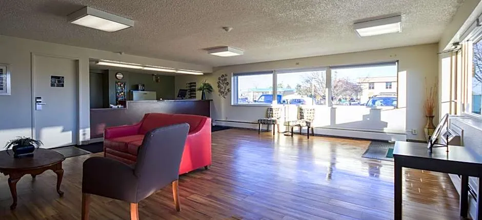 HomeTowne Studios Denver - Lakewood West