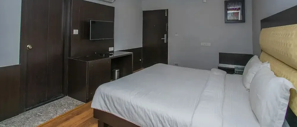 Edition O 30026 Metro View Inn