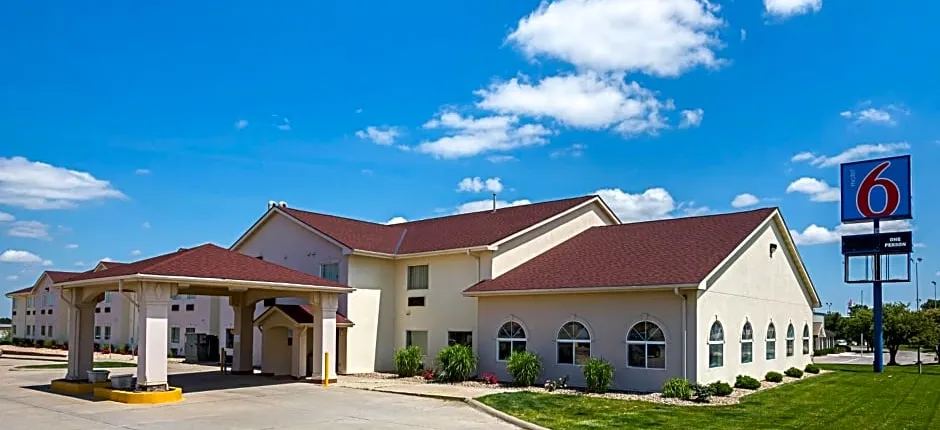 Motel 6 Omaha - IAT West
