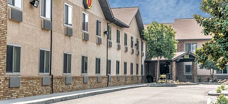 Super 8 by Wyndham Redding