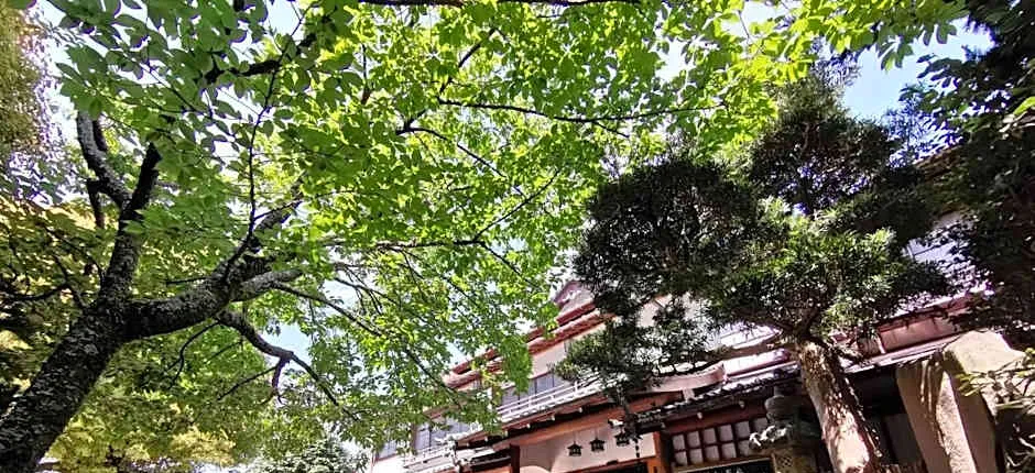 Sakahijiri Gyokushoen