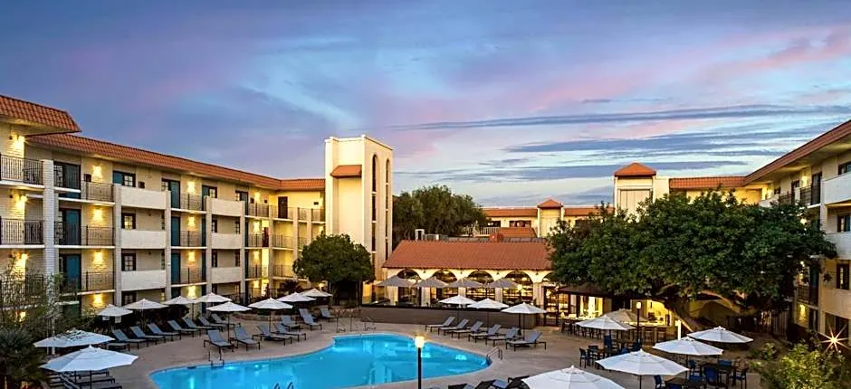 Embassy Suites by Hilton Scottsdale Resort